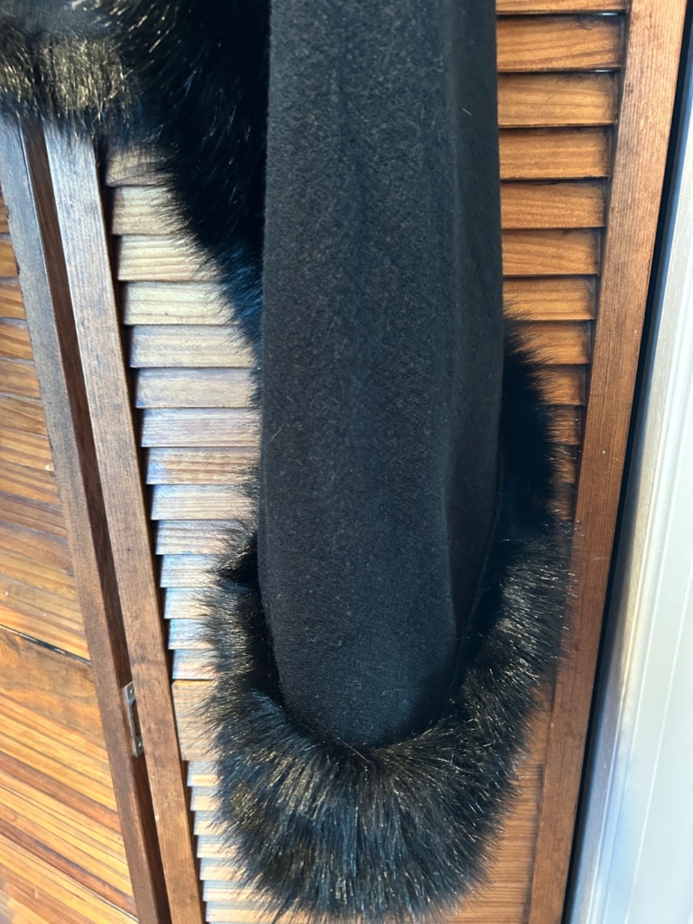 Black Faux Fur Trim Poncho Shrug Shawl - Picture 4 of 7